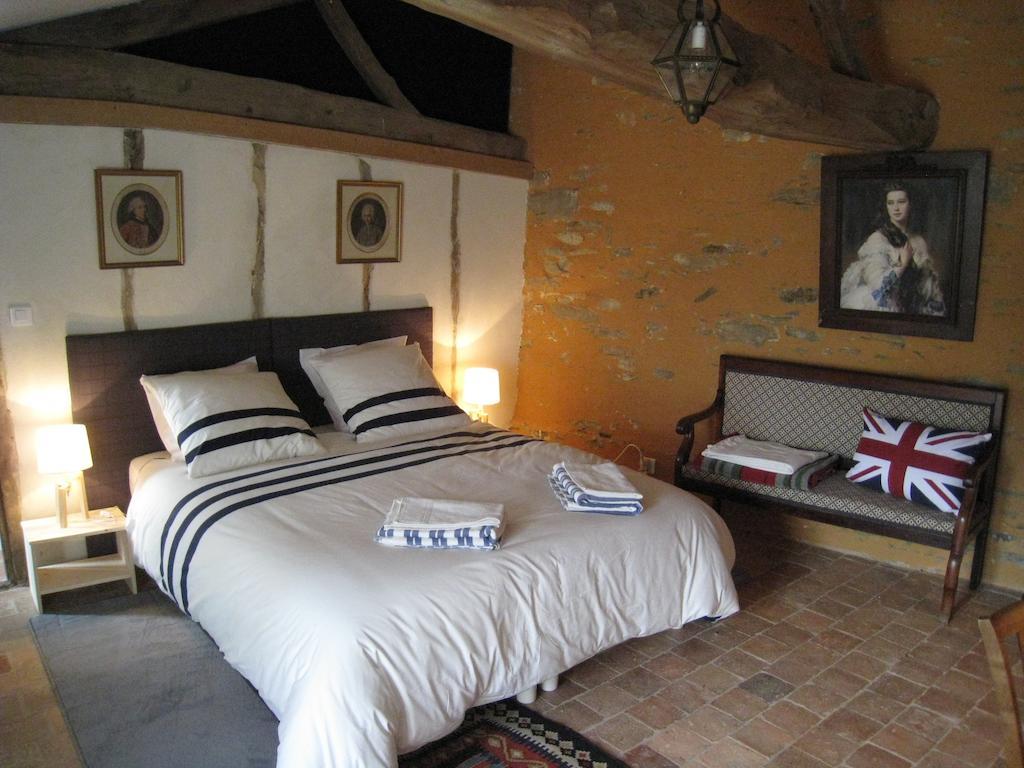 Le Logis Des Tourelles Bed & Breakfast Beaupreau Phòng bức ảnh